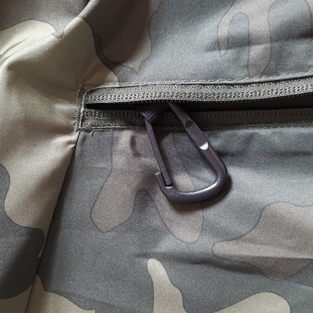 Camouflage Windbreaker - Size M - New With Tags - Picture 11 of 11